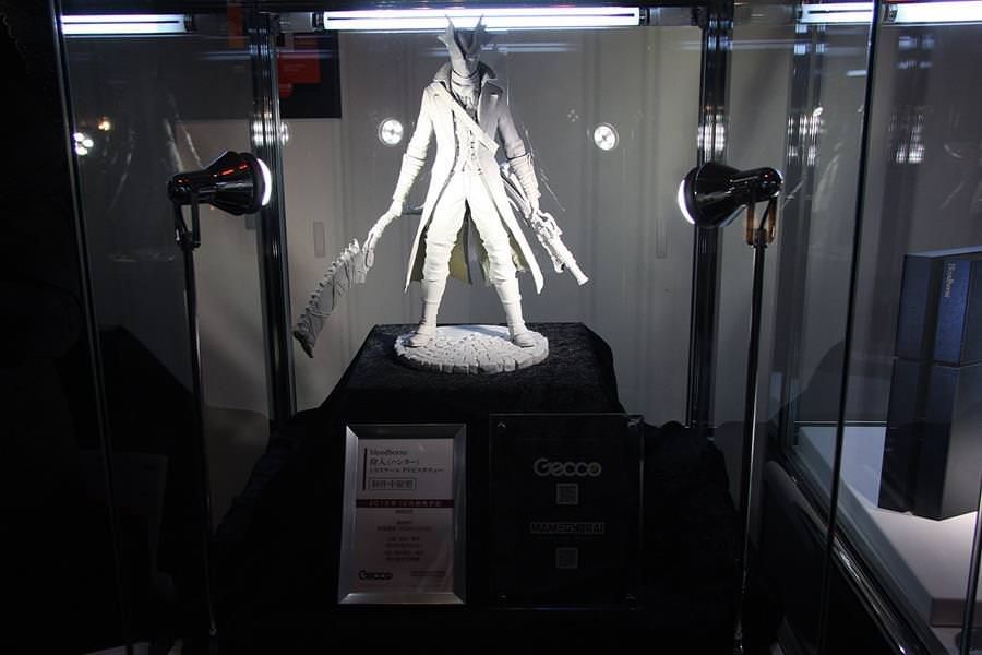 bloodborne-figurine-display