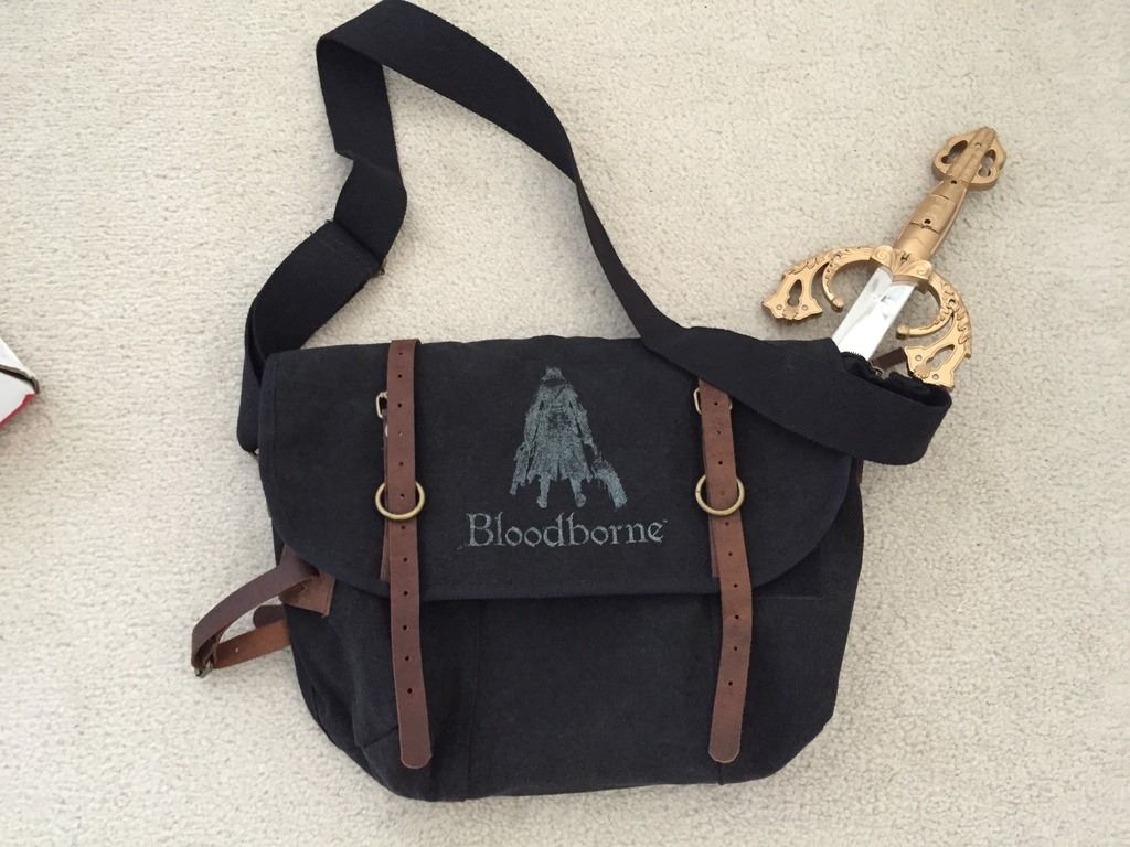 Alkaiser bag with short sword