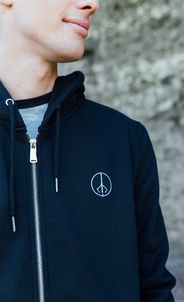 bloodborne-action-rpg-jrpg-fromsoftware-sony-playstation-ps4-pro-insert-coin-apparel-clothing-line