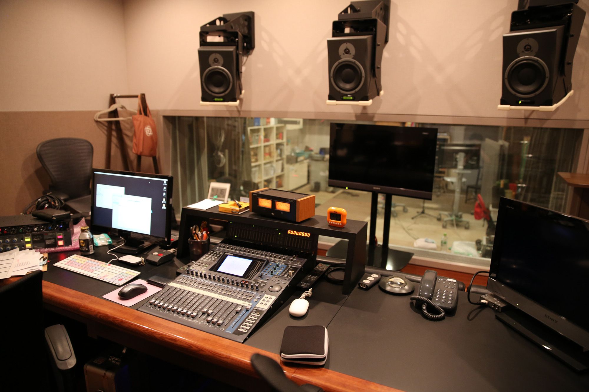 nier-automata-platinum-games-lead-sound-designer-misaki-shindo-studio-tour-square-enix